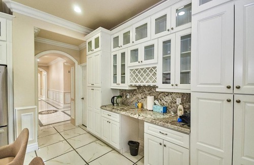 Riverside House | Relax at The Lake Hills Reserve House with Family Amenities