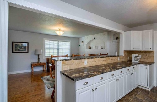 Salina House | Experience The Lake House At Hudson: Rated 10/10 Stay!