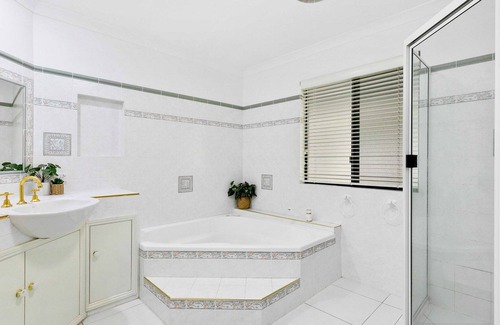 Dundowran Beach House | The Lake House Private Retreat