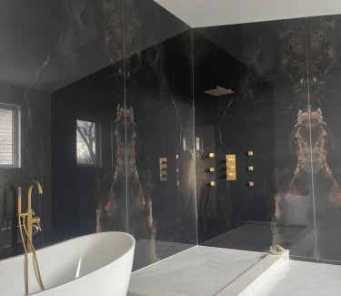 Georgina House | The Lake House