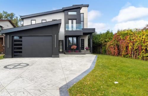 Georgina House | The Lake House