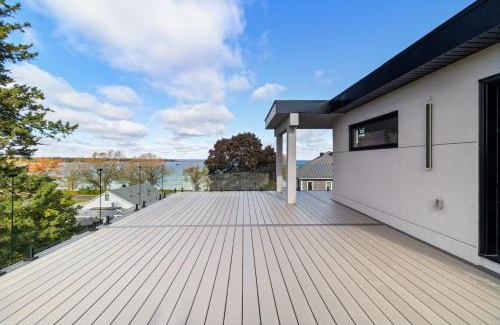Georgina House | The Lake House