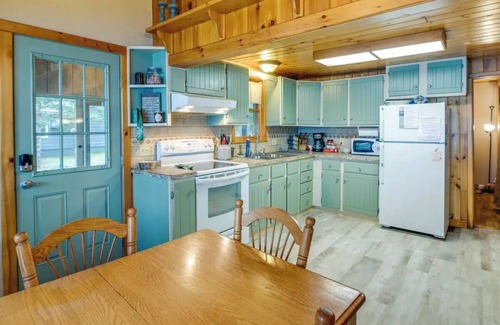 Sinclair Cottage | The Lake House in West Van Buren Cove