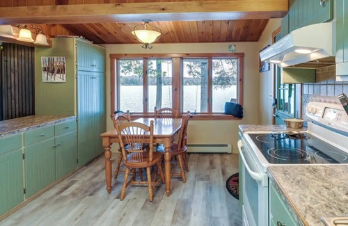 Sinclair Cottage | The Lake House in West Van Buren Cove