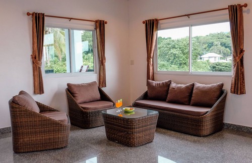 Songkhla Hotel | Discover The Lake House Ko Yo: Family-Friendly Retreat