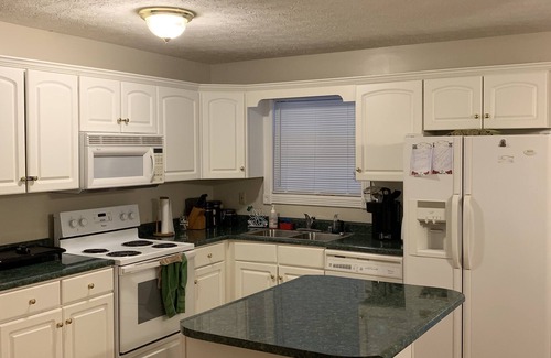 Albany House | Relax at The Lake House on Dale Hollow with Hot Tub & Pool