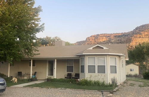 Navajo Dam House | Pet-Friendly Retreat at "Lake House" on the San Juan River