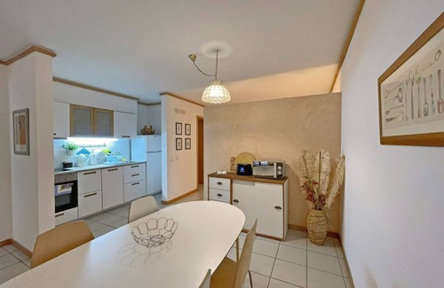 Carvalhal Apartment | Discover The Lake House - Soltróia: Pool & Family-Friendly