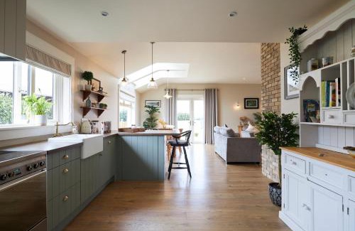 Ogonnelloe House | The Lake Lodge