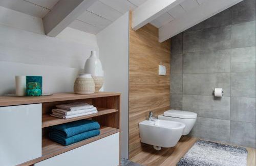 Colombare Apartment | Experience Oceanfront Bliss at The Lake Residence
