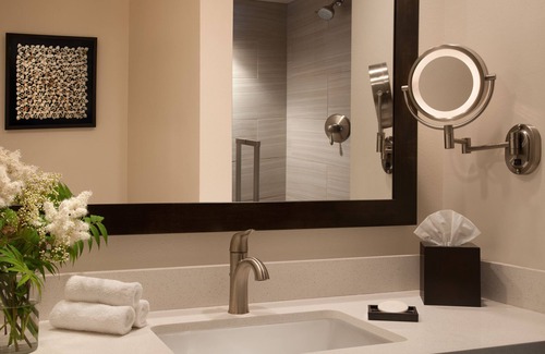 Anchorage Hotel | Relaxing Getaway at The Lakefront Anchorage with Spa & Dining