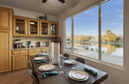 Terra Lago House | Experience The Lakefront Social: A Premier Waterfront Getaway