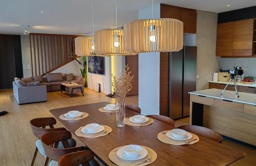 Cardona Villa | The LakeFront Villa