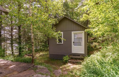 Algonquin Highlands Ski Chalet | Experience Family-Friendly Comfort at The Lakehouse