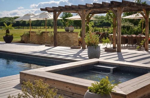 Lechlade Apartment | Discover The Lakes By YOO: Pet-Friendly Retreat with Spa