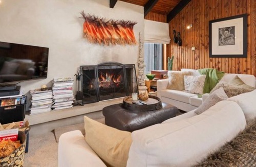 Okere Falls House | The Lakes Edge, Luxury Lake Front House, Lake Rotoiti, Rotorua