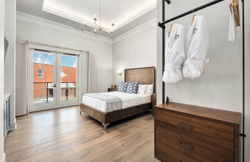 Cullman Hotel | Discover The Lakes Suite: Family-Friendly Stay in Cullman