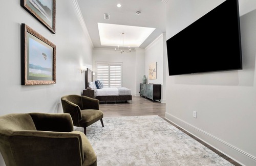 Cullman Hotel | Discover The Lakes Suite: Family-Friendly Stay in Cullman