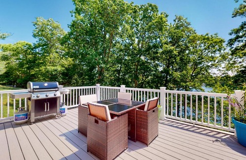 West Wareham House | Discover Lakeside Landing: Private Beach & Ocean Views