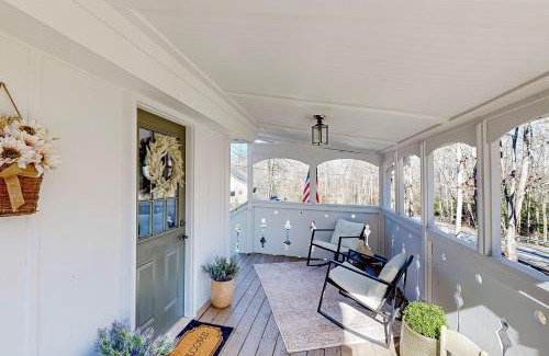 Buford House | Experience The Lakeway House: Pet & Child Friendly Retreat