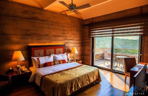 Faridabad Hotel | Relaxing Stay at The Lalit Mangar with Spa & Pool Access