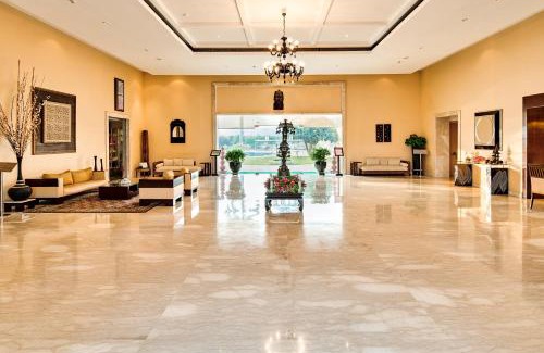 Khajuraho Hotel | Enjoy Ocean View Bliss at The Lalit Temple View Hotel