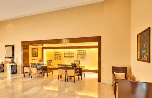 Khajuraho Hotel | Enjoy Ocean View Bliss at The Lalit Temple View Hotel