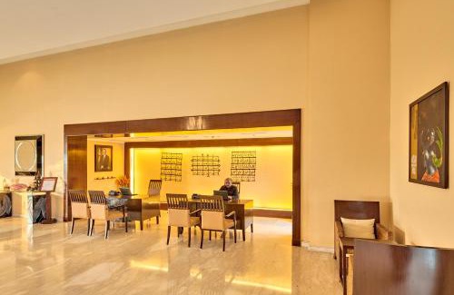 Khajuraho Hotel | Enjoy Ocean View Bliss at The Lalit Temple View Hotel