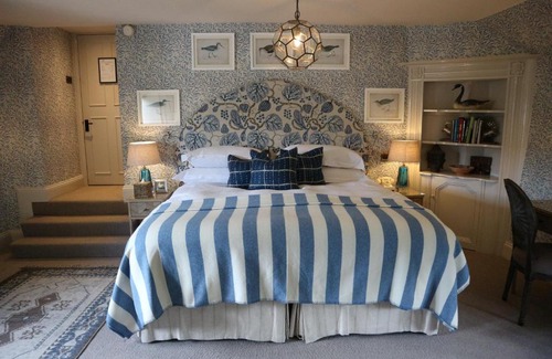 Burford Hotel | Discover The Lamb Inn: Family & Pet Friendly Retreat