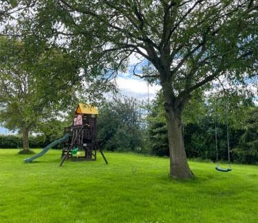 Dereham House | Oceanfront Bliss at The Lambing Lodge - Guest Rated 9.8