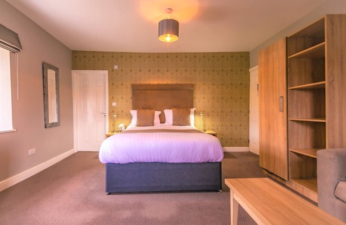 Windermere Hotel | Eco-Friendly Getaway at The Lamplighter Dining-Rooms
