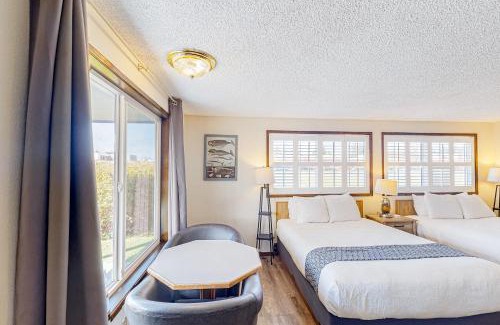 Bandon House | Welcoming Adventures at The Lamplighter Inn & Crab Shack