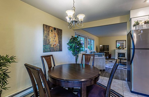 North End Condo | Experience The Lanai: Top-Rated Stay with Large Balcony