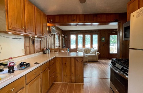 Zimmerman House | Renowned The Landing at Fremont with Ocean Views and Breakfast