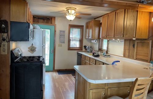 Zimmerman House | Renowned The Landing at Fremont with Ocean Views and Breakfast