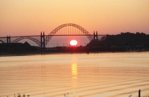 Historic Bayfront Hotel | Pet-Friendly Retreat at The Landing Newport Condominium Hotel