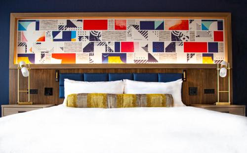 Pittsburgh Hotel | Premier Comfort at The Landing Hotel, Rivers Casino Pittsburgh