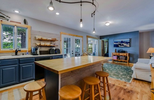 New Auburn Cabin | Experience Lakefront Bliss at The Landing on Lower Long Lake