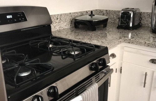 Millbrae Apartment | Convenient Stay at The Landing Stirp Near SFO