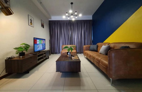 Seri Tanjung Pinang Apartment | Seaview 4BR Homestay at The Landmark by Katana, Pet Friendly