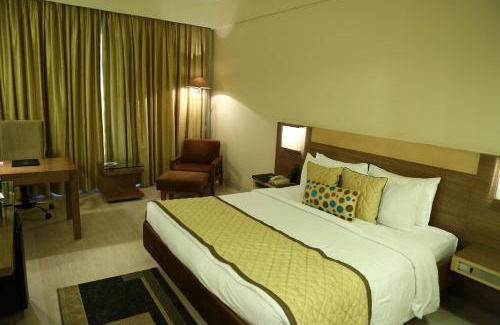 Kanpur Hotel | Experience The Landmark Towers: Oceanfront Bliss Awaits