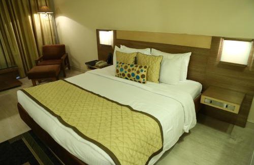 Kanpur Hotel | Experience The Landmark Towers: Oceanfront Bliss Awaits