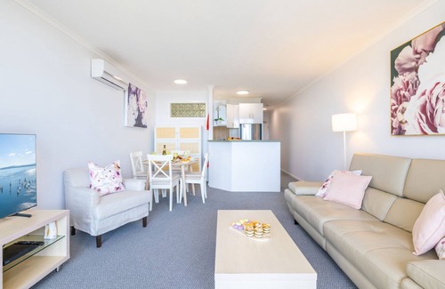 Nelson Bay Apartment | Waterfront Retreat: The Landmark Unit 405 with Pool & Views