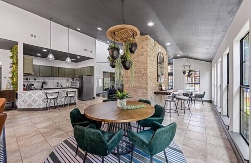 North Arlington Apartment | The Landry 188 | Spacious and Cozy 2 Bedroom 1bth