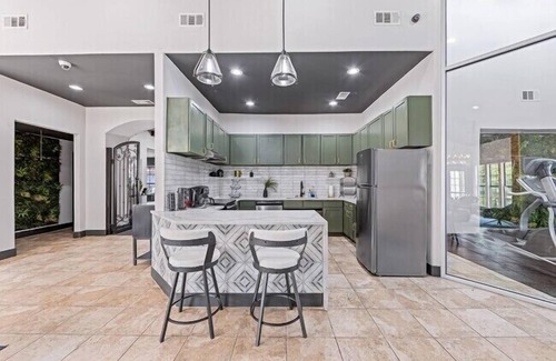 North Arlington Apartment | The Landry 188 | Spacious and Cozy 2 Bedroom 1bth