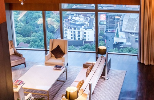 Huaihai Road Commercial Area Hotel | Experience The Langham, Shanghai: 5-Star Luxury Awaits