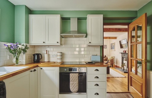 Bourton Bed & Breakfast | Discover The Lansdowne: 4-Star Stay with Breakfast Included