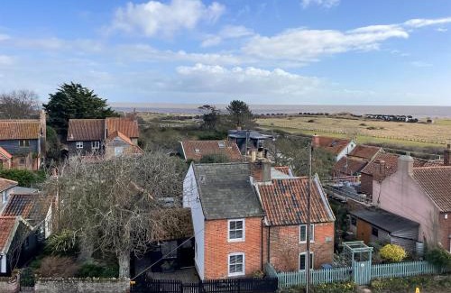 Walberswick House | Discover Family-Friendly Comfort at The Lantern Loft