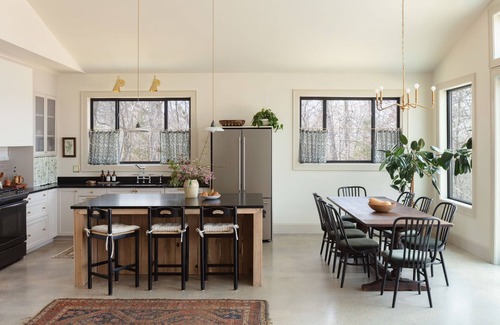 Elizabeth Cottage | Lakeview Retreat at The Lark Haus - Guest Rated 10/10