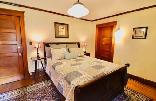 Downtown Niagara Falls Bed & Breakfast | Guest Rated: The Larke Room with Queen Bed Awaits You